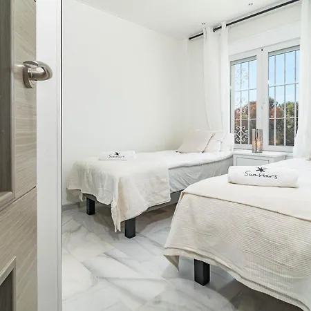 Fantastic 2 Bedroom With Sea View 마르베야